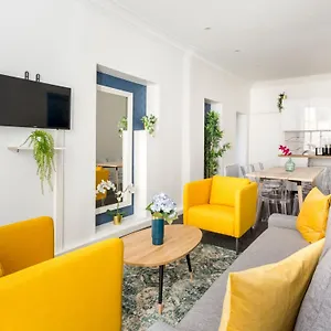 https://cosy-2-bedrooms-apartment-with-bathrooms-louvre.fr-paris.fr